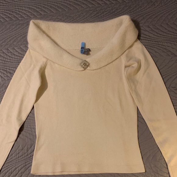 Ann Taylor Sweaters - Ann Taylor Open ‘V’ Neck Cream Color Top